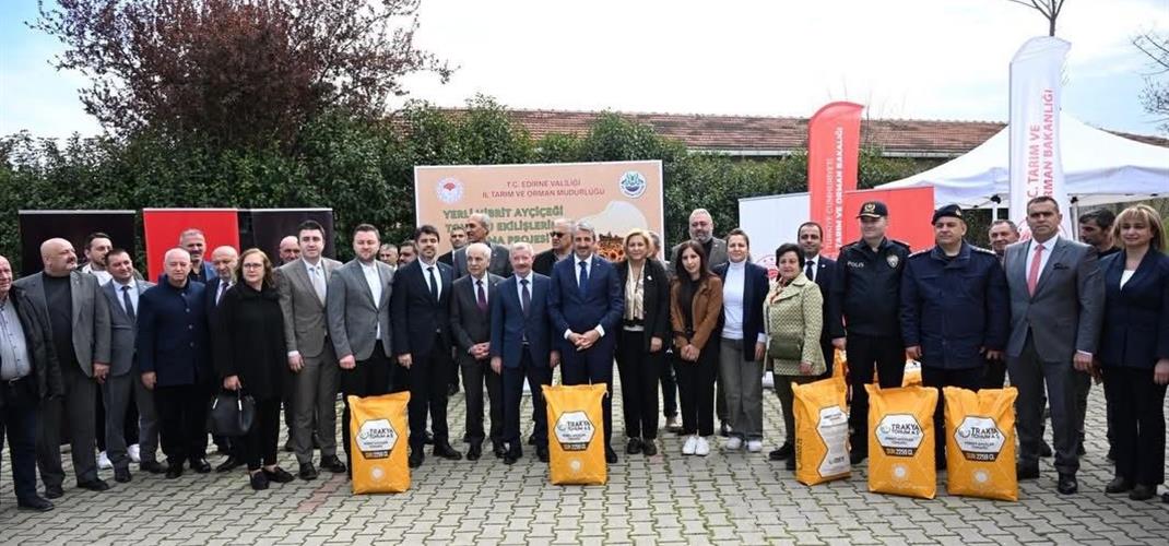 Yerli Hibrit Ayçiçeği Tohumu Temin Töreni 